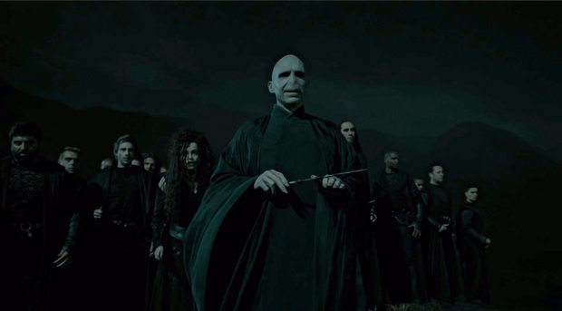 6 hạt sạn ngớ ngẩn ở Harry Potter khiến fan cứng cũng phải khó chịu: Trường Hogwarts quá sơ sểnh, Voldemort mắc sai lầm lớn? - Ảnh 6.