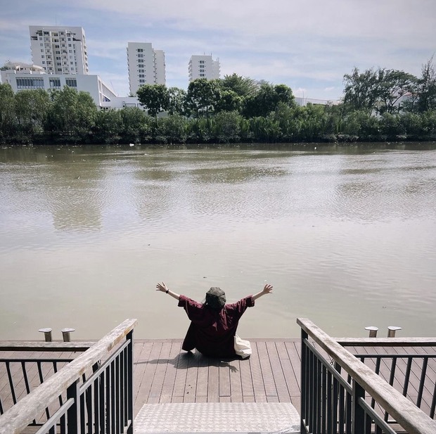 Hải Tú lần đầu tiên LỘ DIỆN, cười tươi như hoa sau drama bị Sơn Tùng hất chân, đẩy vai - Ảnh 4.