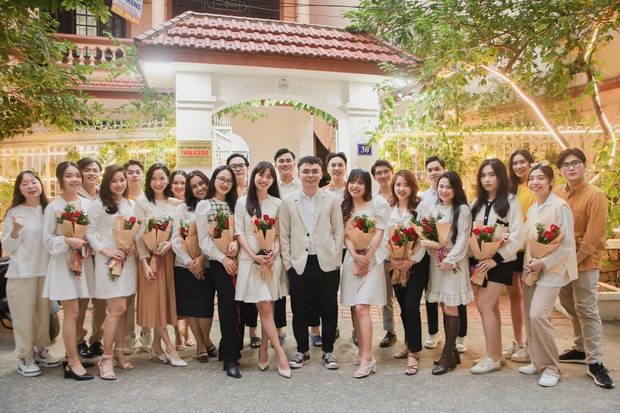 Chuyện công sở bây giờ: Rụng lần lượt vì F0, thấp thỏm khi luôn là F1, làm online không yên vì người sốt kẻ xông nhưng may mà... - Ảnh 2. Chuyện công sở bây giờ: Rụng lần lượt vì F0, thấp thỏm khi luôn là F1, làm online không yên vì người sốt kẻ xông nhưng may mà... - Ảnh 2.