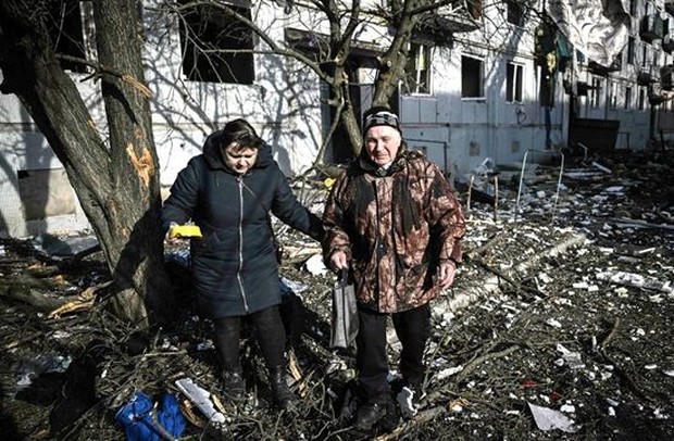 Thống kê đau đớn: Hơn 100.000 người vô gia cư trong ngày đầu tiên Nga tiến vào Ukraine - Ảnh 1.