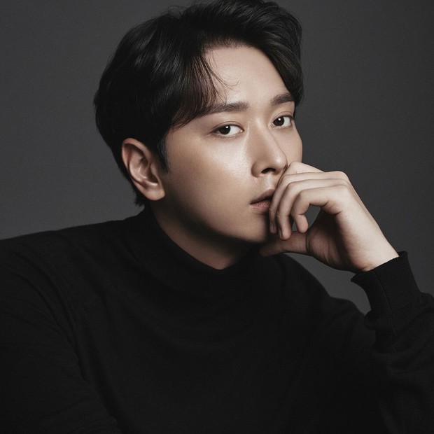 Nam idol đình đám khoe cuộc sống hôn nhân với vợ 40 tuổi, ngờ đâu thổi bùng lên làn sóng tranh cãi dữ dội - Ảnh 5. Nam idol đình đám khoe cuộc sống hôn nhân với vợ 40 tuổi, ngờ đâu thổi bùng lên làn sóng tranh cãi dữ dội - Ảnh 5.