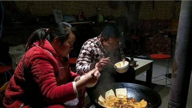 Con trai bị ung thư gan, cha mẹ khóc ngất khi bác sĩ chỉ ra nguyên nhân từ 1 thói quen tiết kiệm thực phẩm, nhà nào cũng từng mắc - Ảnh 1. Con trai bị ung thư gan, cha mẹ khóc ngất khi bác sĩ chỉ ra nguyên nhân từ 1 thói quen tiết kiệm thực phẩm, nhà nào cũng từng mắc - Ảnh 1.