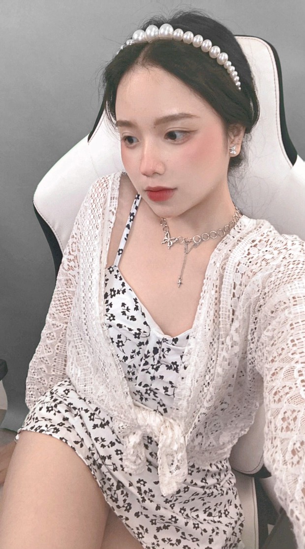 Nữ streamer Kim Sa hở bạo, tung ảnh diện bikini cực cháy ngày Tết - Ảnh 5.