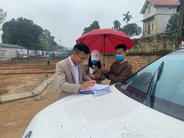 Nghỉ Tết nhà đầu tư vẫn đi săn đất - Ảnh 1.