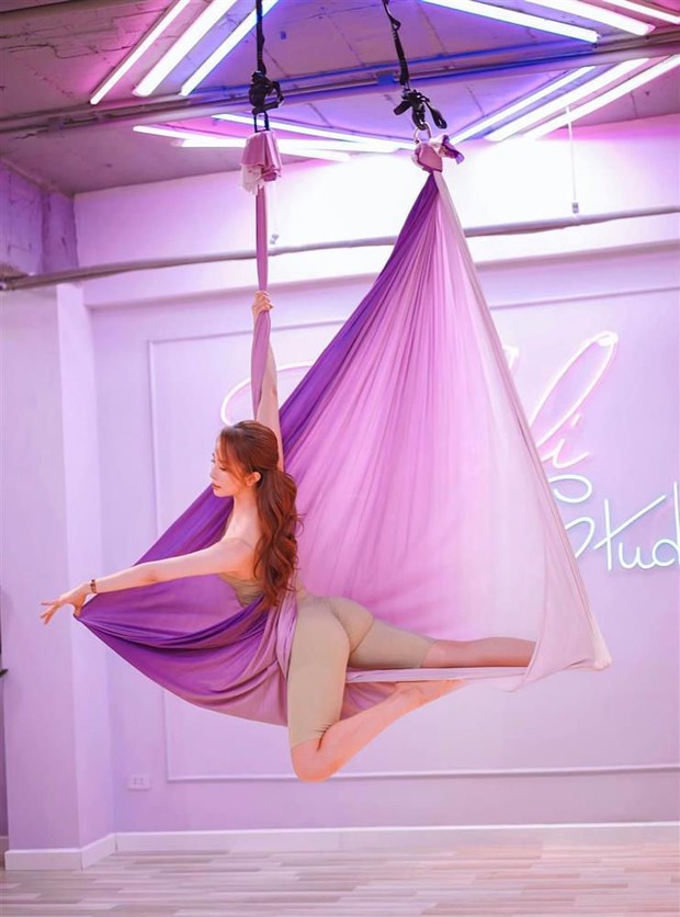 Quỳnh Nga khoe dáng đỉnh chóp khi diện đồ ôm sát đu dây, sau Tết nhìn số đo mà choáng! - Ảnh 4.