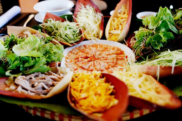 Việt Nam có loạt món ngon màu mè hoa lá hẹ đến lạ, hoá ra toàn là đặc sản nức tiếng của nhiều vùng - Ảnh 3.