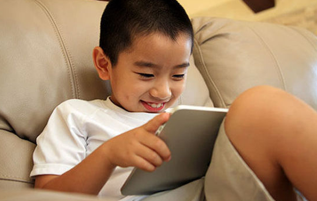 Bố bán hàng ngoài chợ cóp nhặt từng đồng, con trai game thủ mang 400 triệu tặng quà nữ streamer idol khiến CĐM chỉ biết lắc đầu - Ảnh 1.
