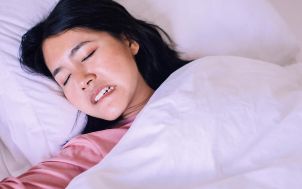 5 triệu chứng xuất hiện khi ngủ ngầm cảnh báo gan của bạn đang phát hỏa, xem thử bạn có điều nào hay không - Ảnh 5.