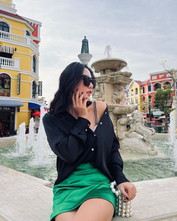 Tất cả là tại váy áo: Văn Mai Hương phút trước eo ót, phút sau cấn bầu? - Ảnh 5. Tất cả là tại váy áo: Văn Mai Hương phút trước eo ót, phút sau cấn bầu? - Ảnh 5.