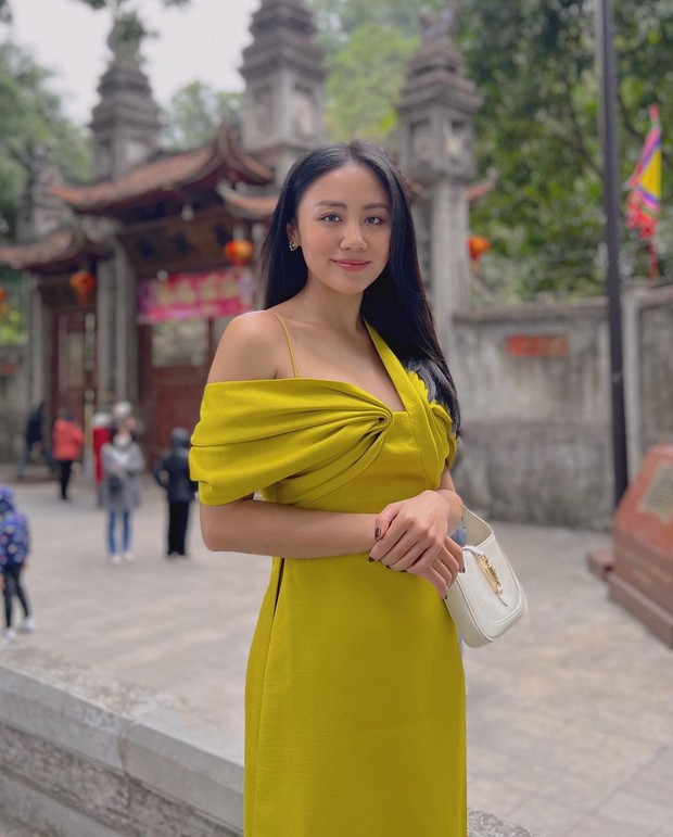Tất cả là tại váy áo: Văn Mai Hương phút trước eo ót, phút sau cấn bầu? - Ảnh 9. Tất cả là tại váy áo: Văn Mai Hương phút trước eo ót, phút sau cấn bầu? - Ảnh 9.