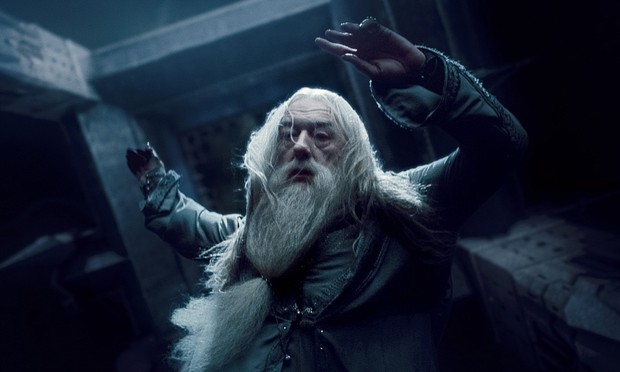Khoảnh khắc chạnh lòng biến Harry Potter thành kẻ vô ơn: Bỏ quên cụ Dumbledore trong lúc “dầu sôi lửa bỏng”, bảo sao bị fan trách! - Ảnh 1. Khoảnh khắc chạnh lòng biến Harry Potter thành kẻ vô ơn: Bỏ quên cụ Dumbledore trong lúc “dầu sôi lửa bỏng”, bảo sao bị fan trách! - Ảnh 1.