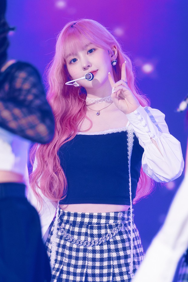 Thành viên hụt aespa bị chê mãi nhạt khi làm center nhóm nữ show Mnet: Nhìn Wonyoung (IVE) và Somi là thấy đẳng cấp khác biệt? - Ảnh 8. Thành viên hụt aespa bị chê mãi nhạt khi làm center nhóm nữ show Mnet: Nhìn Wonyoung (IVE) và Somi là thấy đẳng cấp khác biệt? - Ảnh 8.