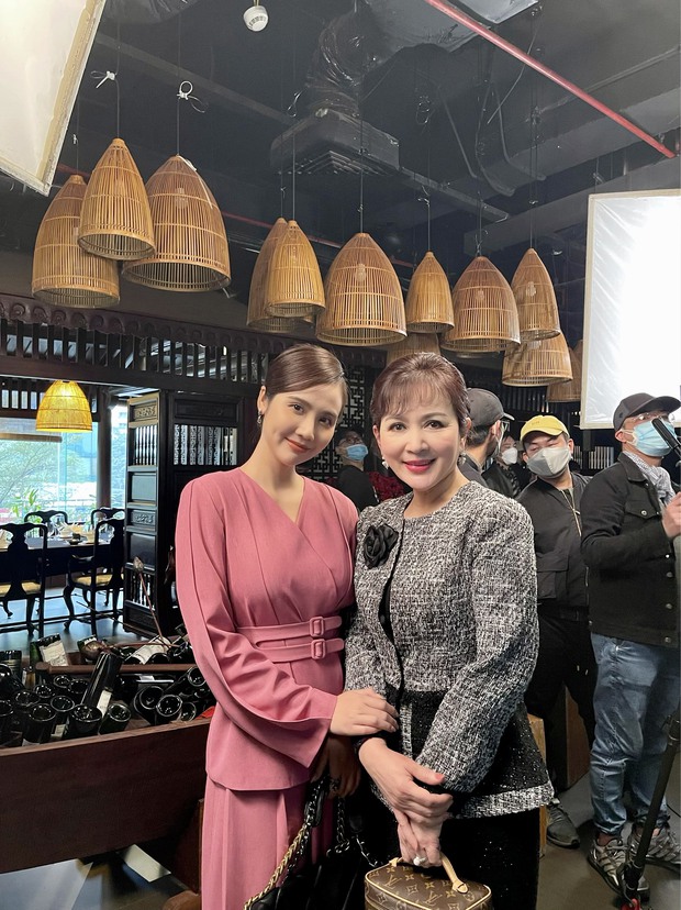 Thương Ngày Nắng Về 2 chưa lên sóng, Huyền Lizzie đã lên đồ đẹp nhức nách, thế này lại hot hòn họt cho xem! - Ảnh 5. Thương Ngày Nắng Về 2 chưa lên sóng, Huyền Lizzie đã lên đồ đẹp nhức nách, thế này lại hot hòn họt cho xem! - Ảnh 5.