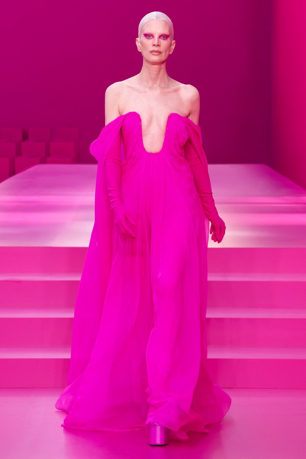 16 show diễn nổi nhất Fashion Week vừa qua: Dân tình thương Jennie phải gánh cả show Chanel quá ô dề - Ảnh 17.