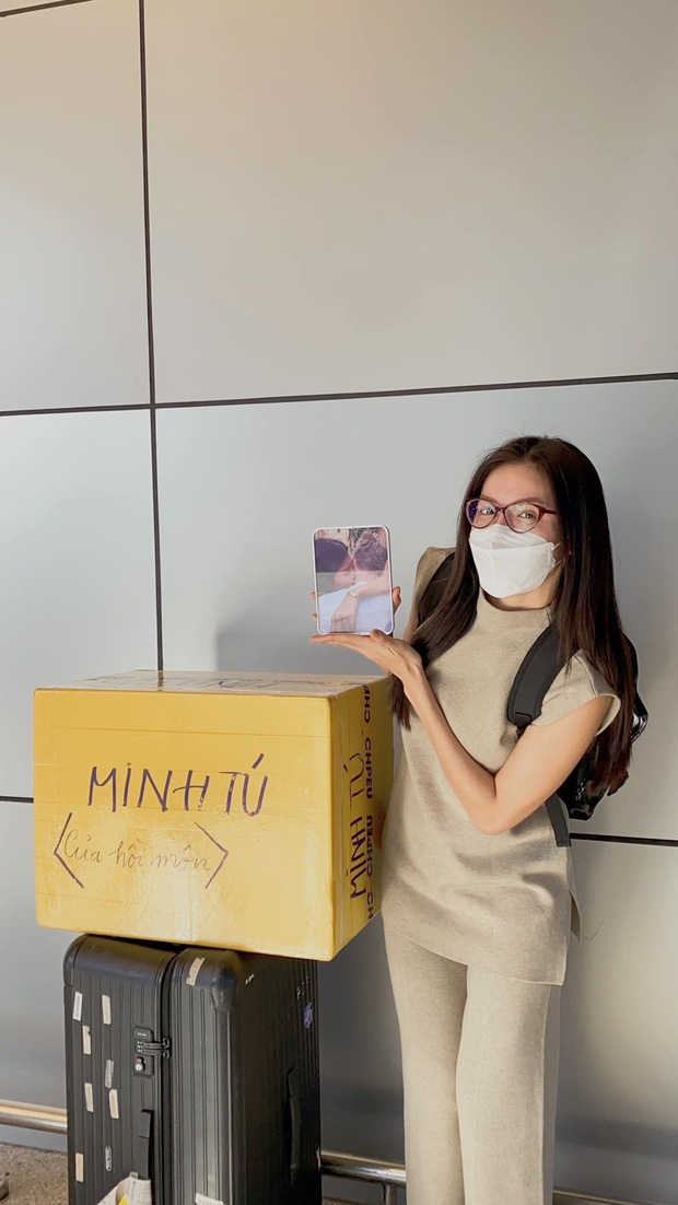 Bí ẩn đã có lời giải: Bên trong thùng của hồi môn Minh Tú mang nhập ngũ có gì? - Ảnh 1. Bí ẩn đã có lời giải: Bên trong thùng của hồi môn Minh Tú mang nhập ngũ có gì? - Ảnh 1.
