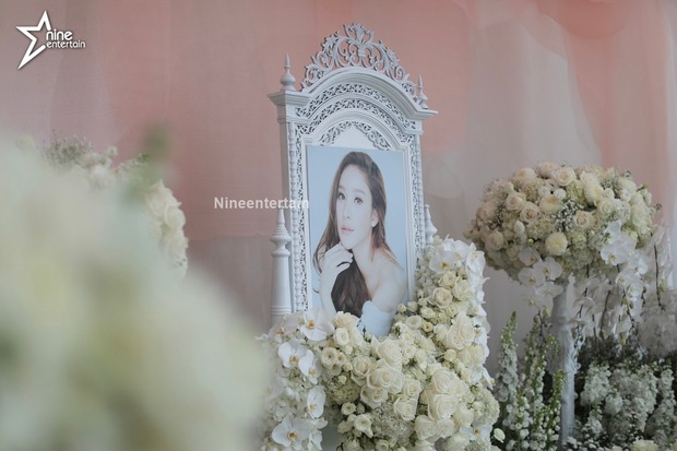 Lễ tưởng niệm nữ diễn viên Chiếc Lá Bay: 2 đối tượng bị khởi tố lộ diện, nữ hoàng Thái Lan cùng dàn sao khủng tới tiễn đưa - Ảnh 28.