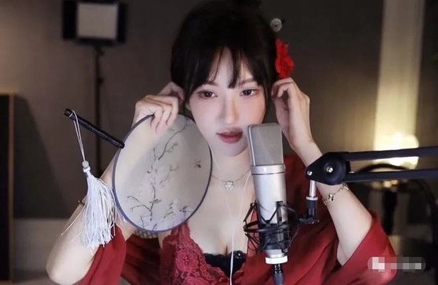 Diện đồ mát mẻ, để vòng một nảy tưng tưng thách thức nền tảng, nữ streamer sexy tuyên bố nghỉ khoẻ sau khi bị cảnh cáo! - Ảnh 5.