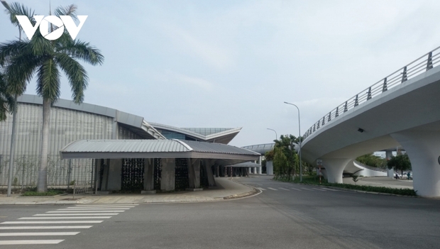 Ngày đầu mở cửa đón khách quốc tế, Đà Nẵng không có khách đến - Ảnh 2.