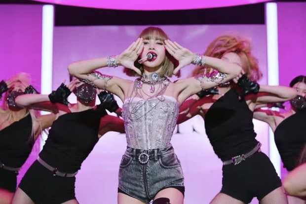 Game show Việt sai kiến thức Kpop, fan BTS và Lisa (BLACKPINK) yêu cầu nhà sản xuất đính chính - Ảnh 2.
