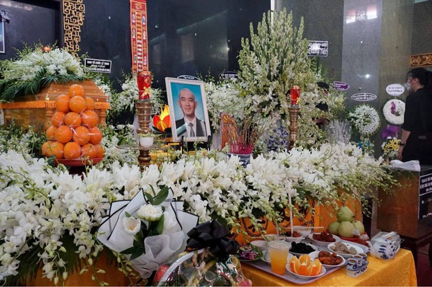 Funeral of director Vu Minh: Ha Tang and the stars visited, Xuan Lan did a special thing for her colleagues - Photo 3.