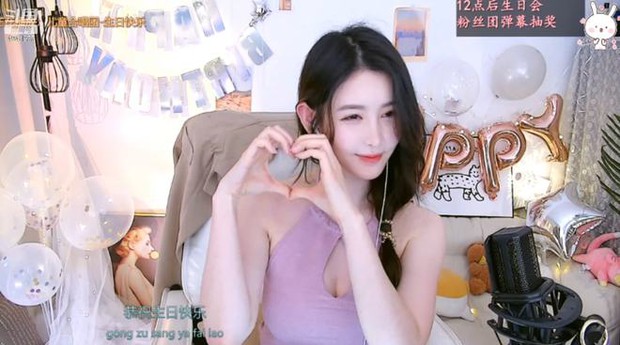 The beautiful female streamer was donated 36 billion by hard fans as a birthday gift, and people immediately shivered: It turned out to be a long-legged pair with a giant - Photo 1.