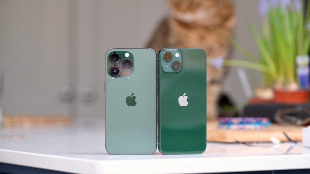 Chưa về tới Việt Nam nhưng iPhone 13 series màu xanh lá đã được chốt đơn tới tấp, giá tại các cửa hàng chênh lệch lên tới 4 triệu đồng - Ảnh 2.