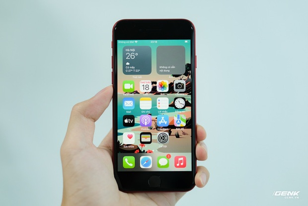Trên tay iPhone SE 2022 tại Việt Nam: Chiếc iPhone nhàm chán nhất của Apple - Ảnh 11.