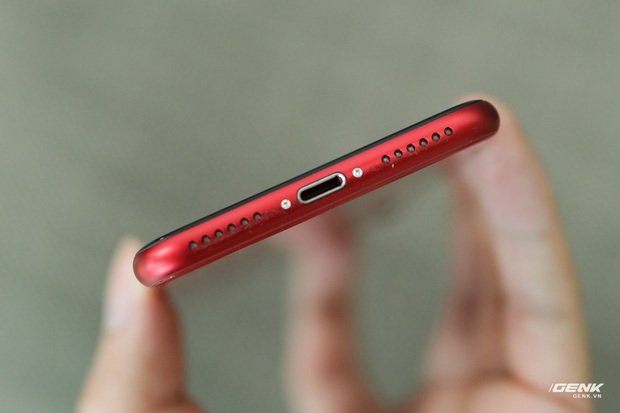 Trên tay iPhone SE 2022 tại Việt Nam: Chiếc iPhone nhàm chán nhất của Apple - Ảnh 6.