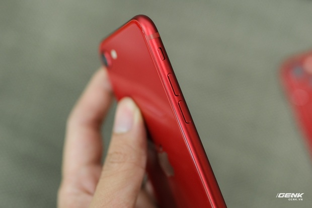 Trên tay iPhone SE 2022 tại Việt Nam: Chiếc iPhone nhàm chán nhất của Apple - Ảnh 8.