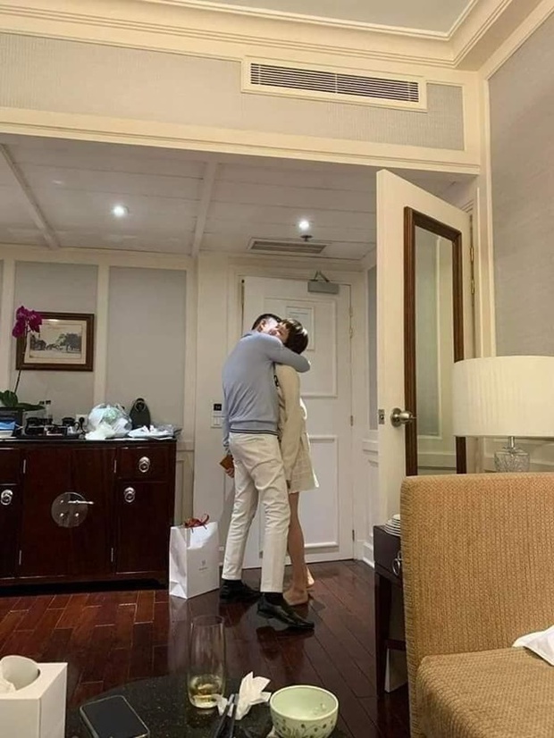 Lộ hàng loạt ảnh tình tứ ôm hôn ở khắp nơi của CEO Hồ Nhân và Hiền Hồ: Anh em nương tựa chăm đi chơi với nhau quá! - Ảnh 5.
