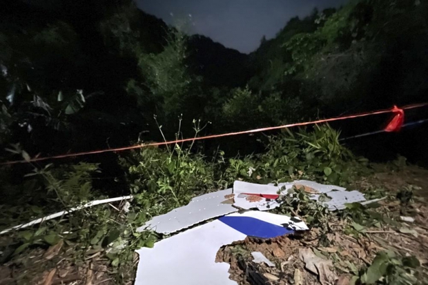 Truyền thông Trung Quốc: Không tìm thấy ai sống sót trong vụ rơi máy bay Boeing 737 - Ảnh 1.