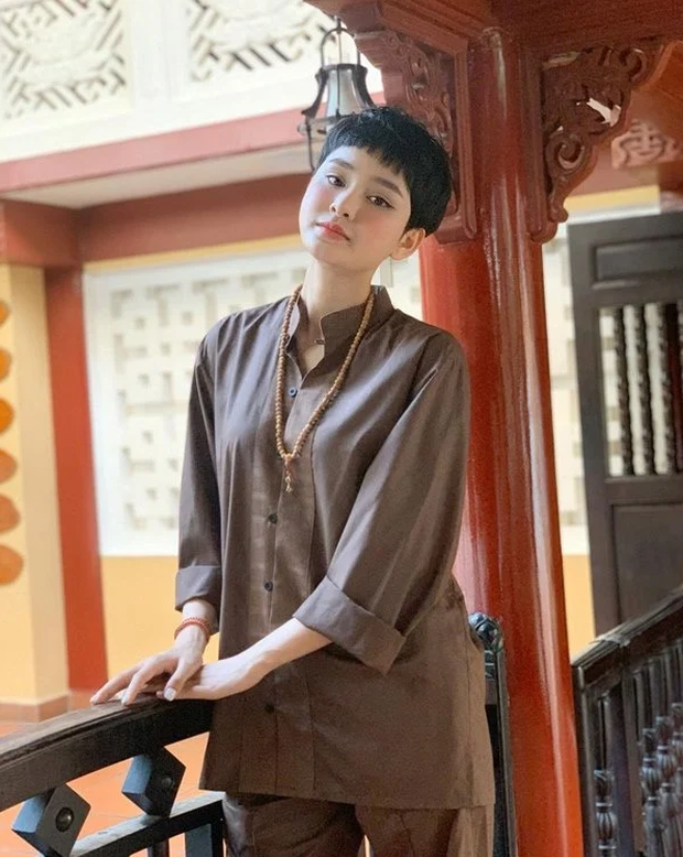 Hễ dính thị phi tày đình là sao Việt lại lên đồ đi chùa, chắp tay nguyện cầu như muốn tìm lại vận may - Ảnh 11. Hễ dính thị phi tày đình là sao Việt lại lên đồ đi chùa, chắp tay nguyện cầu như muốn tìm lại vận may - Ảnh 11.