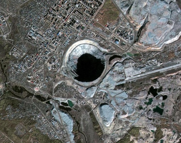 Khám phá mỏ kim cương to nhất TG ở Siberia, sản lượng khổng lồ nhưng khiến phi công nào cũng sợ hãi khi phải bay qua - Ảnh 5.