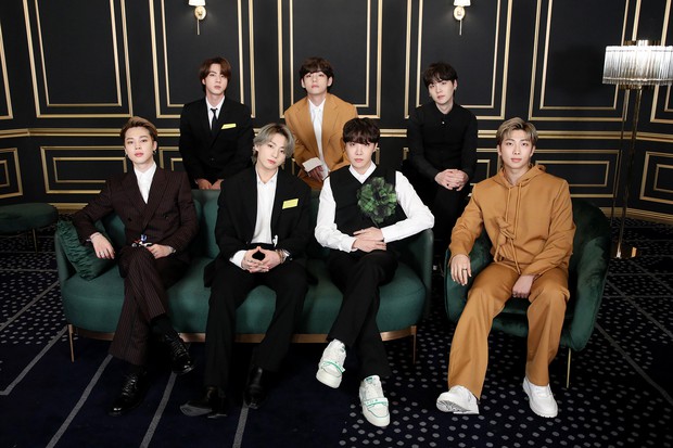Nghệ sĩ hợp tác với Sơn Tùng chán chê xong mới quay sang collab với BTS đây này! - Ảnh 1. Nghệ sĩ hợp tác với Sơn Tùng chán chê xong mới quay sang collab với BTS đây này! - Ảnh 1.