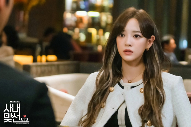 Lộ diện người yêu mới của gái văn phòng A Business Proposal: Tân binh khủng, diễn xuất không thua gì Ahn Hyo Seop - Ảnh 1.