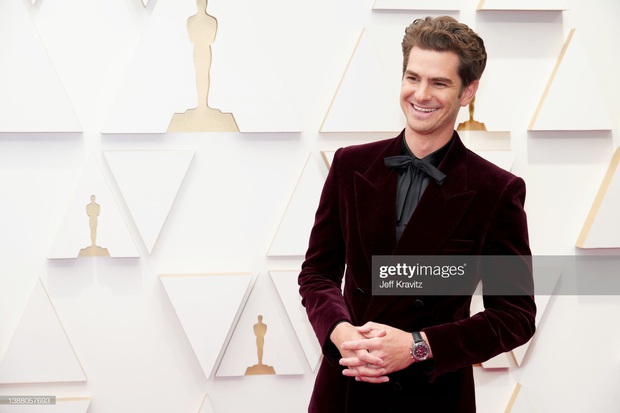 Siêu thảm đỏ Oscar: Kristen Stewart và 3 công chúa Disney đua nhau hở bạo liệt, nàng thơ Người Nhện cùng Billie Eilish mặc cái gì thế này? - Ảnh 27. Siêu thảm đỏ Oscar: Kristen Stewart và 3 công chúa Disney đua nhau hở bạo liệt, nàng thơ Người Nhện cùng Billie Eilish mặc cái gì thế này? - Ảnh 27.
