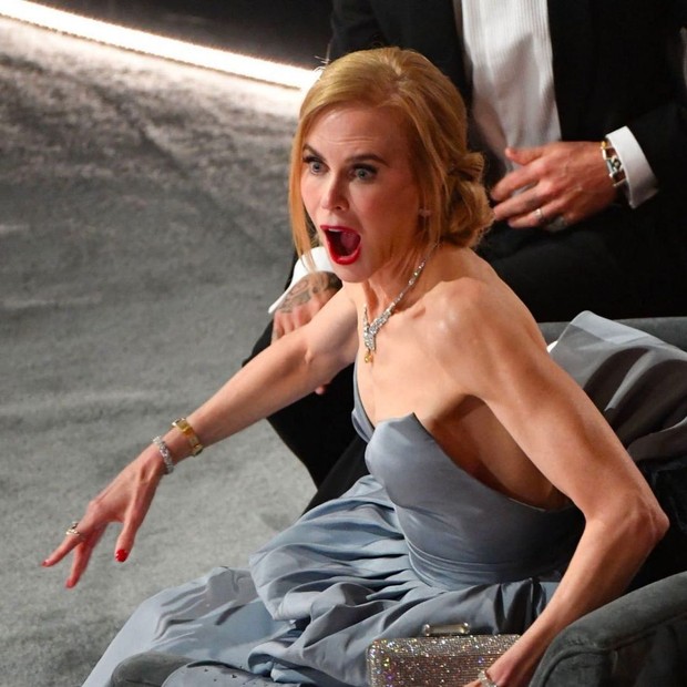 Ngay khoảnh khắc Will Smith vả tung mặt đồng nghiệp, có 1 nữ minh tinh sốc tới mức suýt... tụt cả ngực tại Oscar - Ảnh 3.