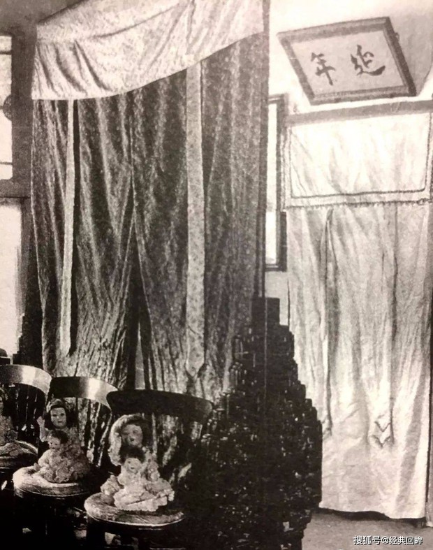 Rare set of wedding photos of the last Chinese emperor: The ultimate spiritual family, there is an object in the wedding room that surprises posterity - Photo 10.