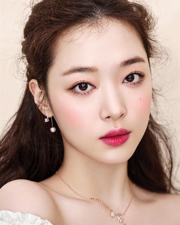 Lại thêm 1 sinh nhật fan không có Sulli: Bông tuyết lê mãi là thiên thần tuổi 25 xinh đẹp nhất! - Ảnh 13. Lại thêm 1 sinh nhật fan không có Sulli: Bông tuyết lê mãi là thiên thần tuổi 25 xinh đẹp nhất! - Ảnh 13.