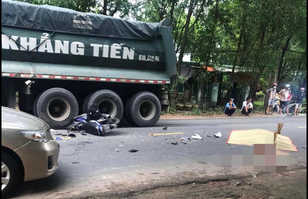 Nam sinh lớp 12 bị xe đầu kéo cán chết thương tâm trên đường đi học về - Ảnh 2. Nam sinh lớp 12 bị xe đầu kéo cán chết thương tâm trên đường đi học về - Ảnh 2.