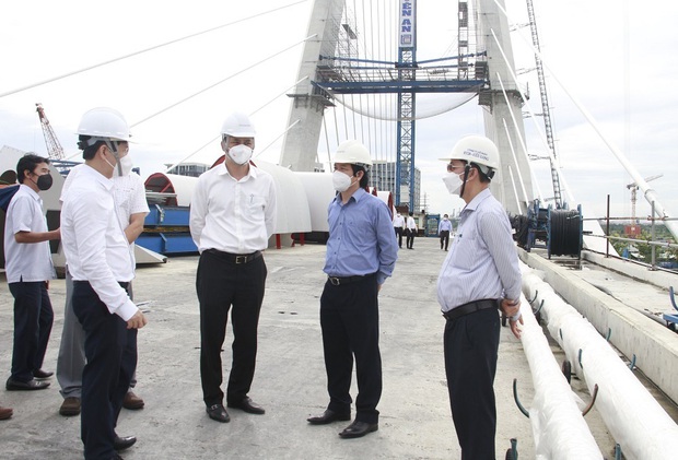 Ông Lê Hòa Bình và hàng loạt phát ngôn ấn tượng: Đầu đội pháp lý, chân đi thực tiễn - Ảnh 2. Ông Lê Hòa Bình và hàng loạt phát ngôn ấn tượng: Đầu đội pháp lý, chân đi thực tiễn - Ảnh 2.