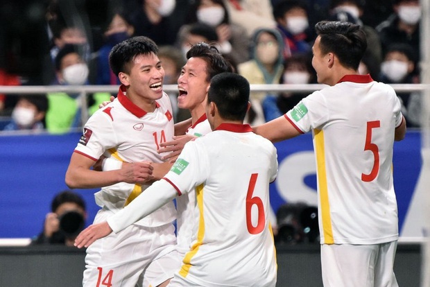 NHM Việt Nam phát cuồng với bàn thắng “cháy” lưới ĐT Nhật ngay trên sân khách - Ảnh 1.