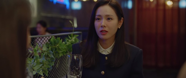 Tuổi 39 tập 6 đẫm nước mắt: Son Ye Jin quỳ gối khóc lóc cầu xin bà cả, ngất lịm giữa đường chỉ vì bạn thân - Ảnh 1. Tuổi 39 tập 6 đẫm nước mắt: Son Ye Jin quỳ gối khóc lóc cầu xin bà cả, ngất lịm giữa đường chỉ vì bạn thân - Ảnh 1.