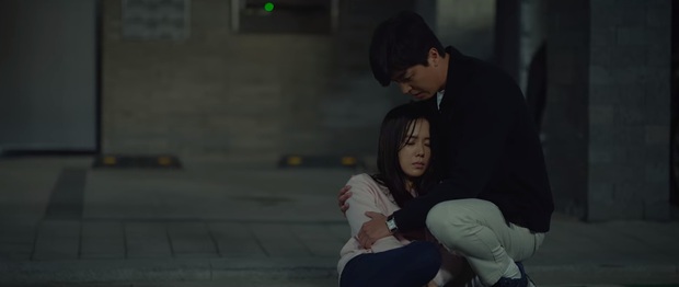 Tuổi 39 tập 6 đẫm nước mắt: Son Ye Jin quỳ gối khóc lóc cầu xin bà cả, ngất lịm giữa đường chỉ vì bạn thân - Ảnh 7. Tuổi 39 tập 6 đẫm nước mắt: Son Ye Jin quỳ gối khóc lóc cầu xin bà cả, ngất lịm giữa đường chỉ vì bạn thân - Ảnh 7.