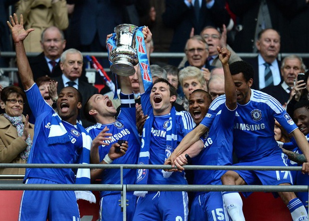Đốt hơn 60 nghìn tỷ đồng để biến Chelsea thành ông lớn, đây là 21 thành tựu của tỷ phú người Nga mê bóng đá Abramovich - Ảnh 10. Đốt hơn 60 nghìn tỷ đồng để biến Chelsea thành ông lớn, đây là 21 thành tựu của tỷ phú người Nga mê bóng đá Abramovich - Ảnh 10.