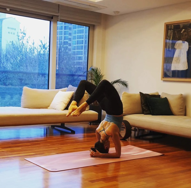 Mỹ nhân Giày Thủy Tinh trẻ trung phát sợ sau 20 năm: U50 vẫn có body đáng mơ ước, tiếc ghê chị lại lười đóng phim - Ảnh 5.