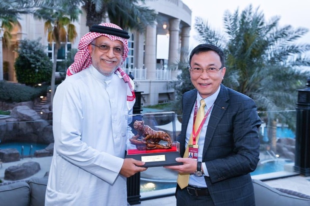 Sếp AFC gọi ĐT Việt Nam là bất ngờ lớn nhất ở vòng loại World Cup 2022 - Ảnh 1. Sếp AFC gọi ĐT Việt Nam là bất ngờ lớn nhất ở vòng loại World Cup 2022 - Ảnh 1.
