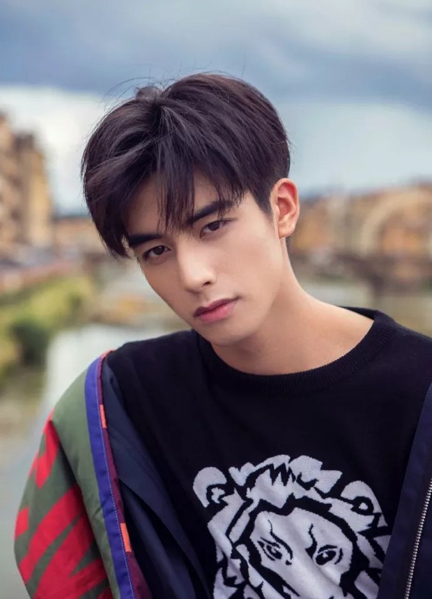 Đàm Tùng Vận bị mỹ nhân Vườn Sao Băng lăm le giật vai ở phim mới, fan Việt chê nát nước 1 cô vì quá “dừ” còn đòi cặp trai trẻ? - Ảnh 1. Đàm Tùng Vận bị mỹ nhân Vườn Sao Băng lăm le giật vai ở phim mới, fan Việt chê nát nước 1 cô vì quá “dừ” còn đòi cặp trai trẻ? - Ảnh 1.