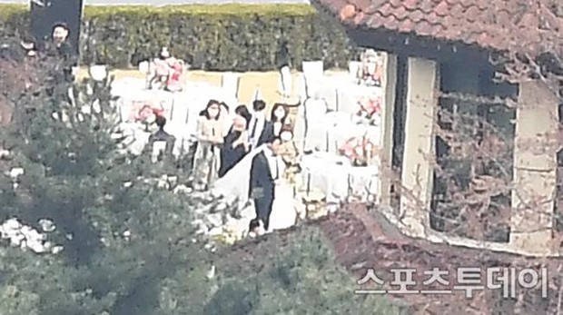 Toàn cảnh siêu đám cưới Hyun Bin và Son Ye Jin: Cô dâu bật khóc thề nguyện, Yoona và dàn sao khủng chụp ảnh kỷ niệm, Song Joong Ki và dàn siêu xe chiếm spotlight - Ảnh 39.