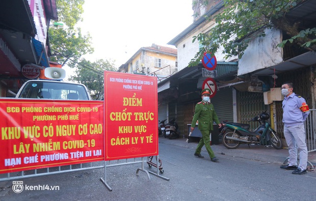 Căn cứ tình hình dịch, loại Covid-19 khỏi danh mục bệnh đặc biệt nguy hiểm - Ảnh 1.